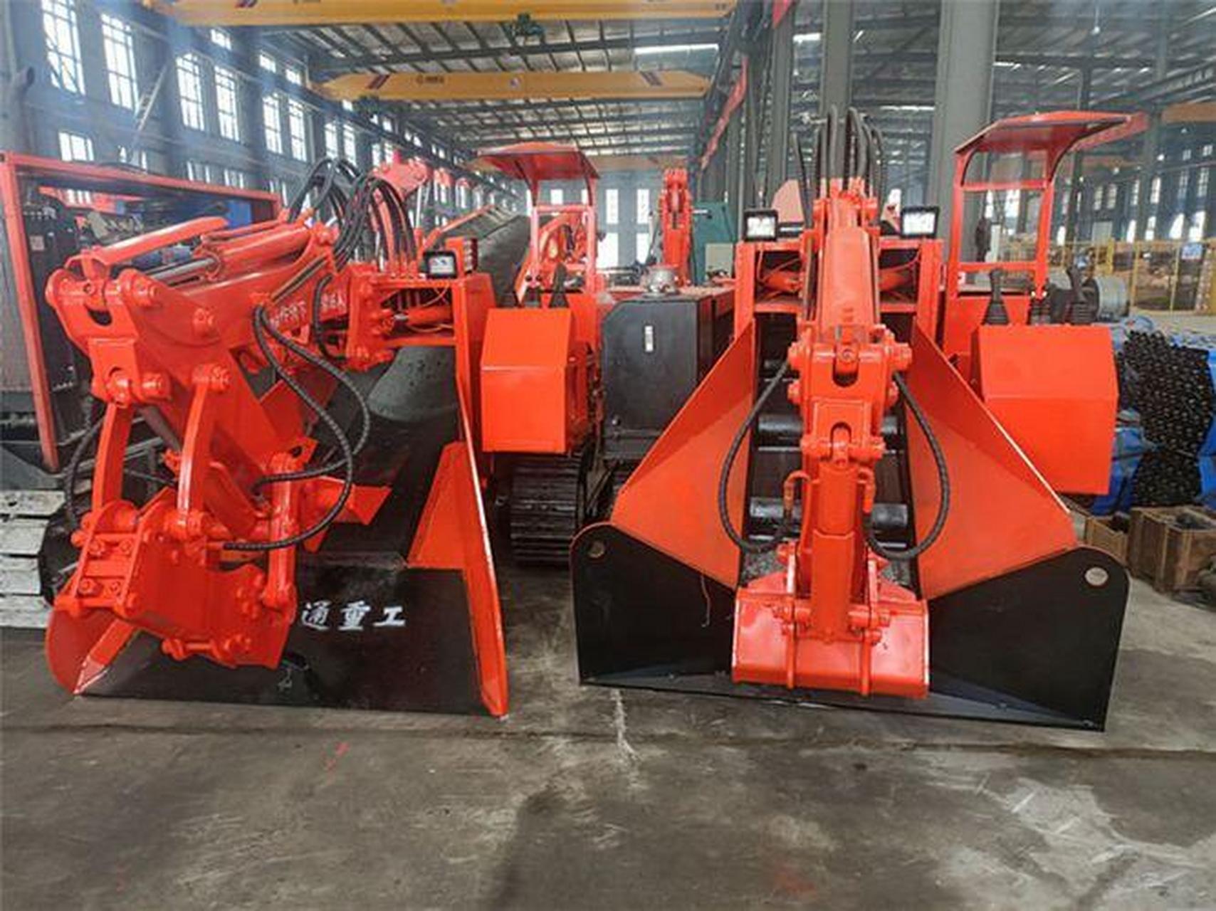 襄陽永力通扒渣機(jī)生產(chǎn)廠家 60輪式扒渣機(jī),前方向后擺尾,實(shí)心胎